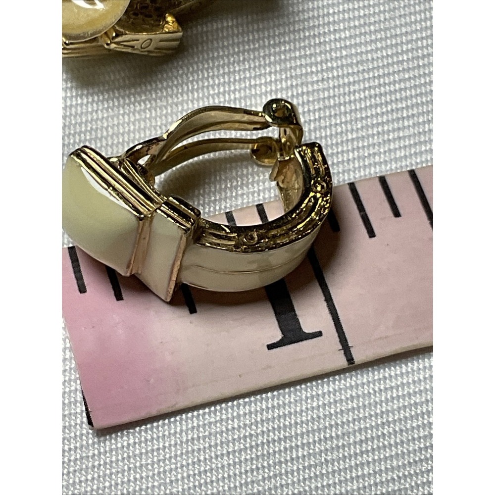 Vintage Ciner Ivory Enamel Clip On Earrings 1980s Signed Classic Clean - Picture 6 of 8